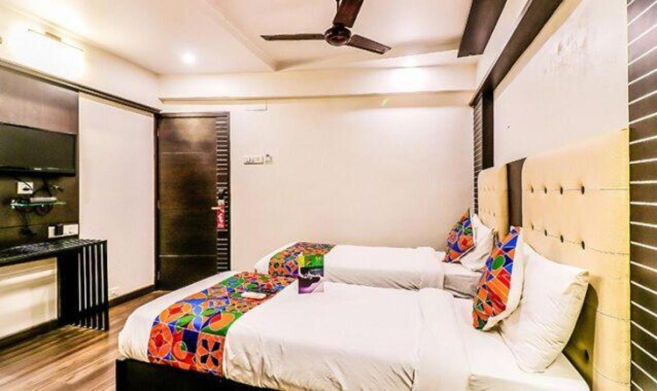 OYO 13105 Hotel Blue Diamond Turambhe Exterior foto