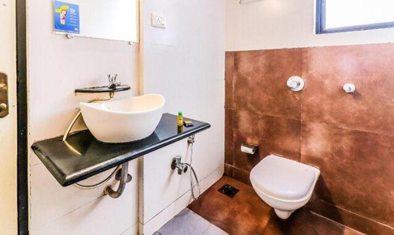 OYO 13105 Hotel Blue Diamond Turambhe Exterior foto