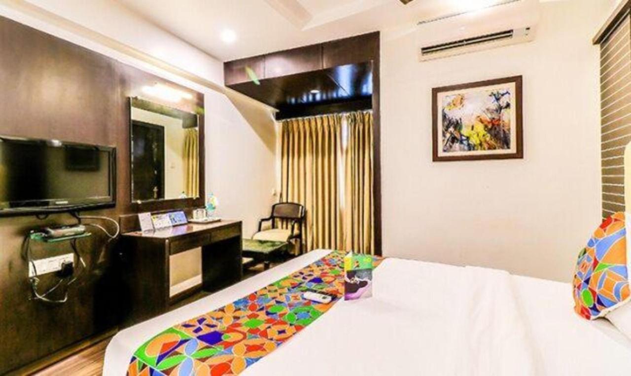 OYO 13105 Hotel Blue Diamond Turambhe Exterior foto